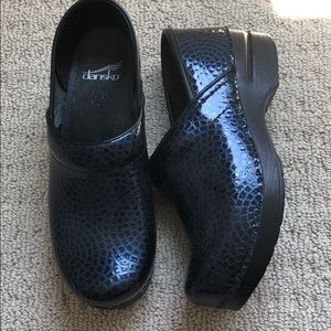 Dansko Women’s Shoes